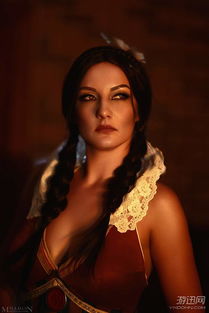 《巫师3》女巫COS惊艳亮相：大刀饥渴，视觉盛宴！