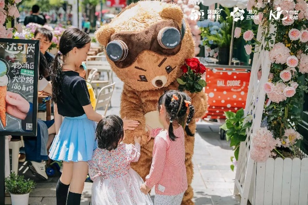 心动小镇春日派对快闪上海大学路,究竟有啥惊喜?