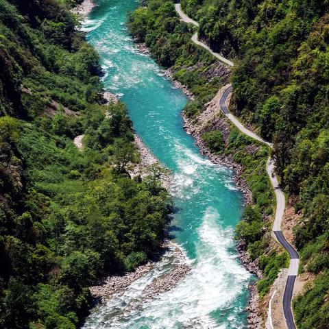 《揭秘！毁灭战士黑暗纪元遗忘平原隐藏秘境大揭秘》