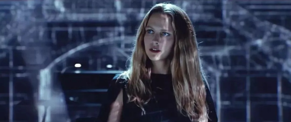 五秒回溯重塑惊魂，珍妮弗昔日钟楼再战