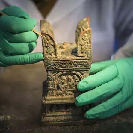 太空拾荒之旅：揭秘《永恒空间2》的环保新篇章