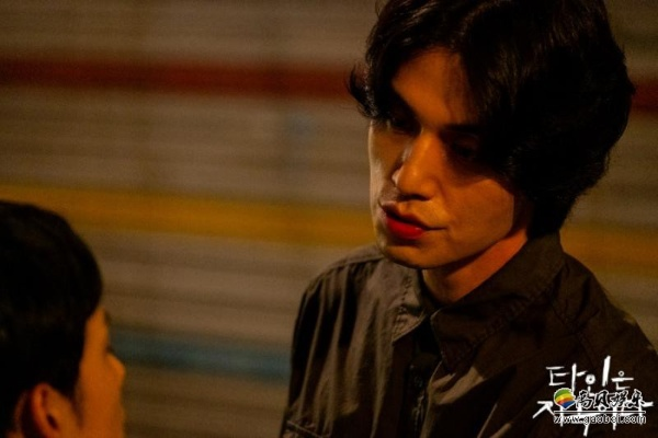 《他人即地狱》评测：卓越制作却遗憾未达巅峰体验