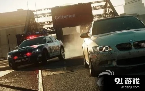 致敬经典，革新再启——《极品飞车17》最高通缉巅峰体验