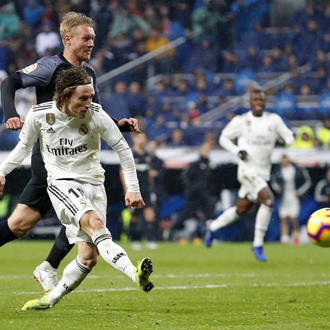 岛屿四散掌控新篇，铁腕大亨再创辉煌