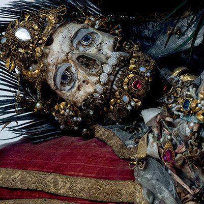 《古墓探险：揭秘夺宝奇兵梵蒂冈钥匙获取攻略》