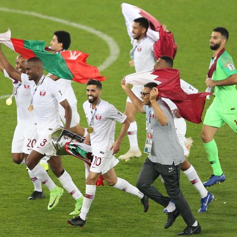 《PES2017》世预赛激战：卡塔尔VS中国精彩对决抢先看