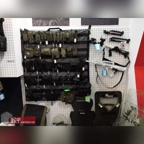 《使命召唤20》全插板装具升级护甲槽攻略：高效收集技巧揭秘