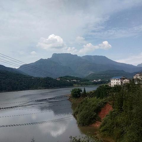 探寻《黑山》起源，重温8分经典之旅