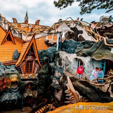 集体迷失惊悚夜，梦游探险新体验