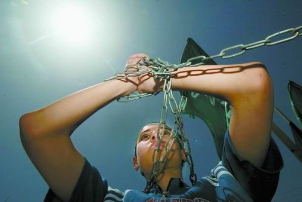 自虐狂变英雄：揭秘鞭打自我蜕变的传奇