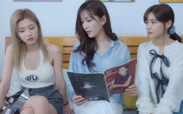 《美女环绕大作续集！《完蛋我被美女包围了2》超值购》