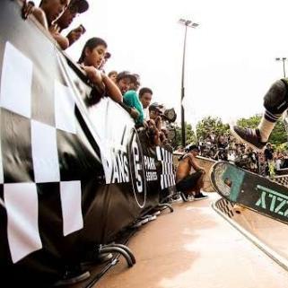 《无畏契约》斯凯进攻攻略：霓虹町战术解析