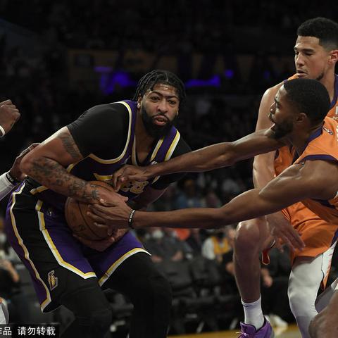 《魔兽女玩家遭CF男友禁玩：爱情与游戏的冲突》