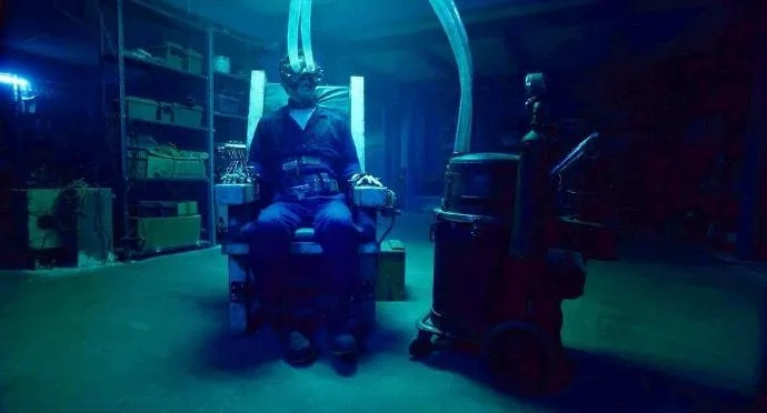 《陪我玩玩》惊悚升级！竖锯变态玩法揭秘