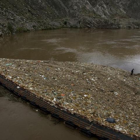 《镜之边缘》PC全流程攻略：深度解析，一网打尽！