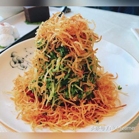 《绝区零》二测主城探秘：揭秘神秘店铺功能全解析