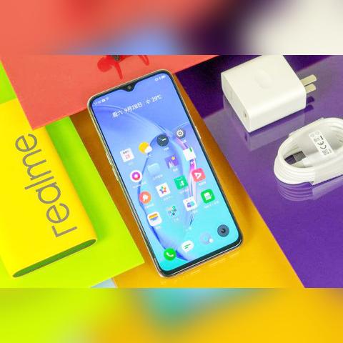 AI角色美化引争议：艺术创新还是版权挑战？