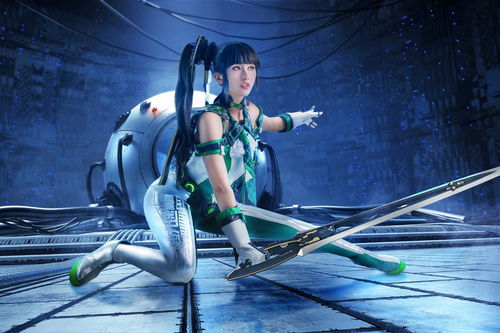 国外名模透明装惊艳cos《剑星》伊芙，打造独特游戏魅力