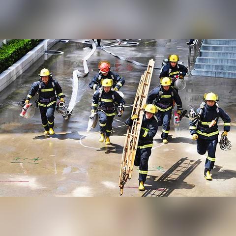 《鸣潮》公测角色强度排行揭秘！