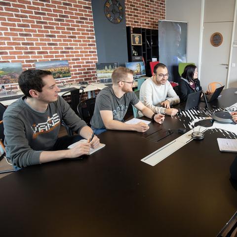 育碧裁员风波：工会成立难挡成本削减，71人失业新篇章