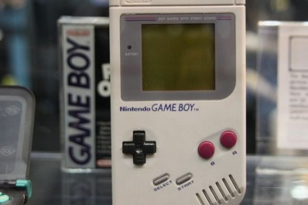 《Gameboy重生：停产14年后，新作品惊艳亮相》