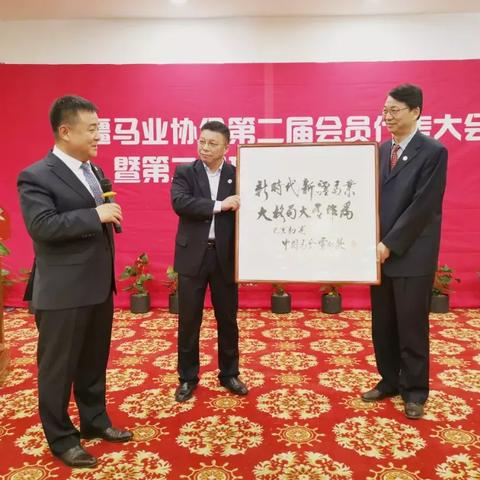 洛奇英雄传新服装设计揭秘:如何打造潮流?