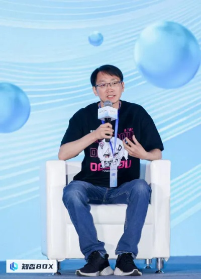 DeepSeek创始人回应冯骥国运论,文笔细腻真是AI所写?