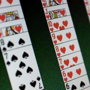 纸牌游戏魅力盘点：揭秘十大经典玩法排行，畅享无限乐趣