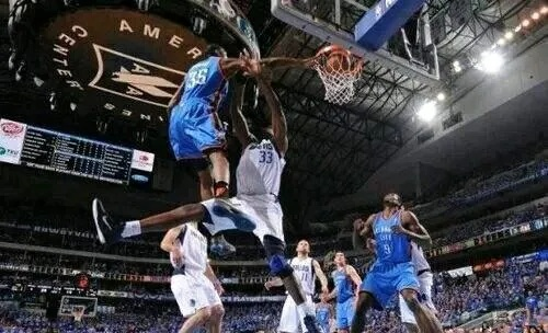 篮球巅峰之选：揭秘S级小前锋实力解析，绝杀秘籍大公开