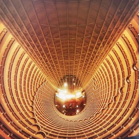 千禧怀旧梦核漫步，打造沉浸式中式复古新体验