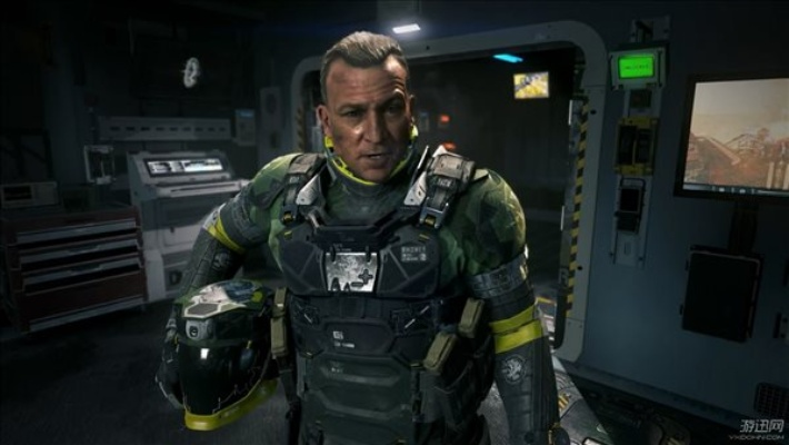 《使命召唤13》F1冠军加盟！性感机师惊艳亮相