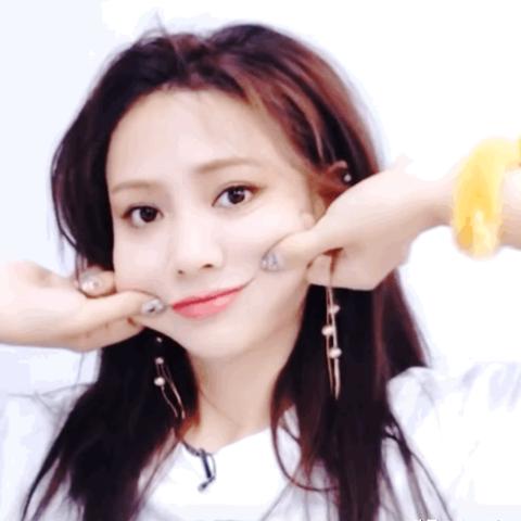 热门捏脸游戏盘点：揭秘人气玩法，打造个性角色新潮流