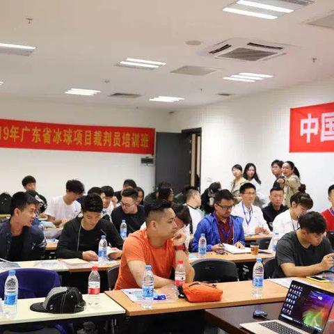 盘点热门冰球游戏，解锁冰雪竞技新体验