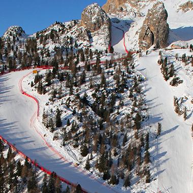 2026年永恒之塔官网入口在哪？最全客户端下载与职业攻略