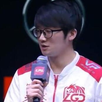 S5全球总决赛SKT夺冠全回顾，Faker封神之路与LGD的至暗时刻