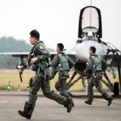 主机党必等！装甲骑士2026年登PS5/Xbox 经典美少女坦克大战