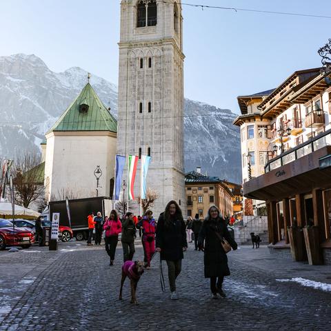 2026年传奇归来私服发布网避坑指南，如何找到真正的1.76复古版？