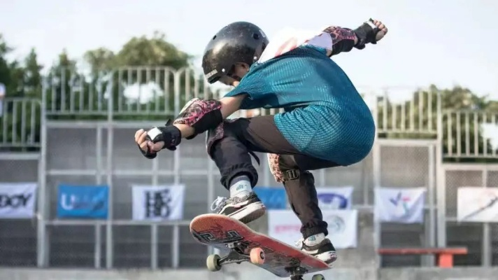 2026滑板障碍赛怎么玩？新手通关街式与碗池的实战秘籍