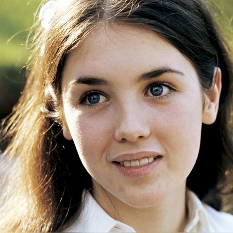 揭秘美院女神型角色，玩家为何偏爱这种艺术感老婆？