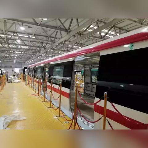 城际动车新涂装车窗，触屏播放视频，乘车体验升级