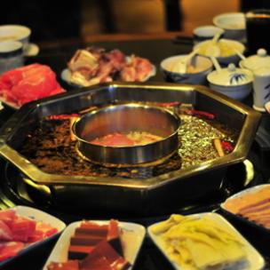 揭秘s服发布网潜规则，如何一眼识别良心服与割韭菜套路？