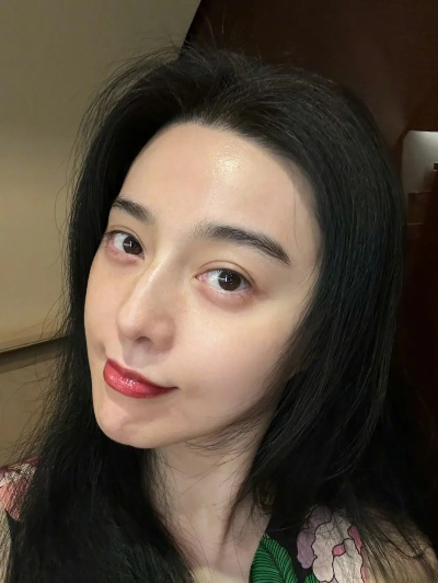 范冰冰素颜自拍流出？揭秘普通人如何拍出高级感生图