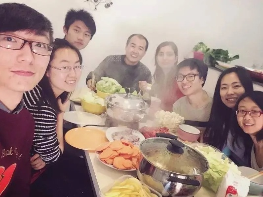 朋友聚会，让梦想生活照进现实