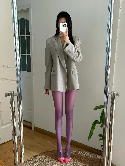 “渐变色丝袜”在海外走红 脚到大腿根从深到浅