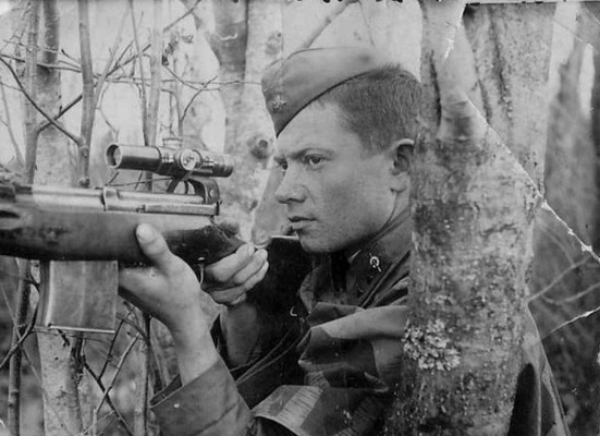 二战狙击手避坑指南，别做人体描边大师，这才是硬核玩法