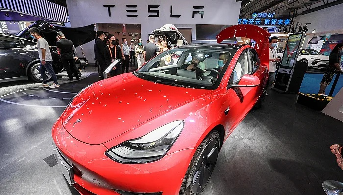 特斯拉失控避坑指南，解析EDR数据背后的加速逻辑与自救技巧