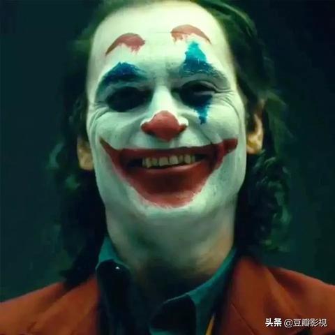 揭秘哥谭市冒名顶替者，如何打造最强蝙蝠侠帮