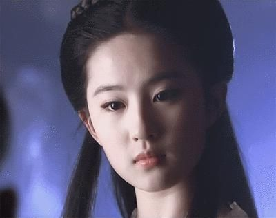 刘亦菲17岁28岁33岁三重境界，从神仙姐姐到花木兰的蜕变