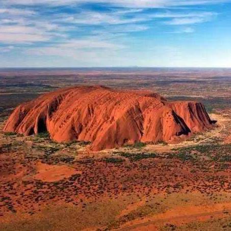 红色沙漠登顶英国游戏销量榜，近期热门新作值得关注