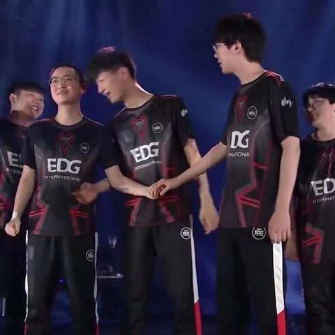 无畏契约不死鸟闪光实战，不会控闪？技巧全解析